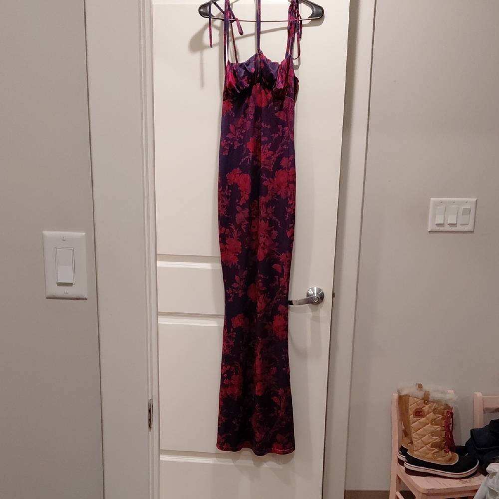 Chic Floral Maxi Dress in Red and Purple